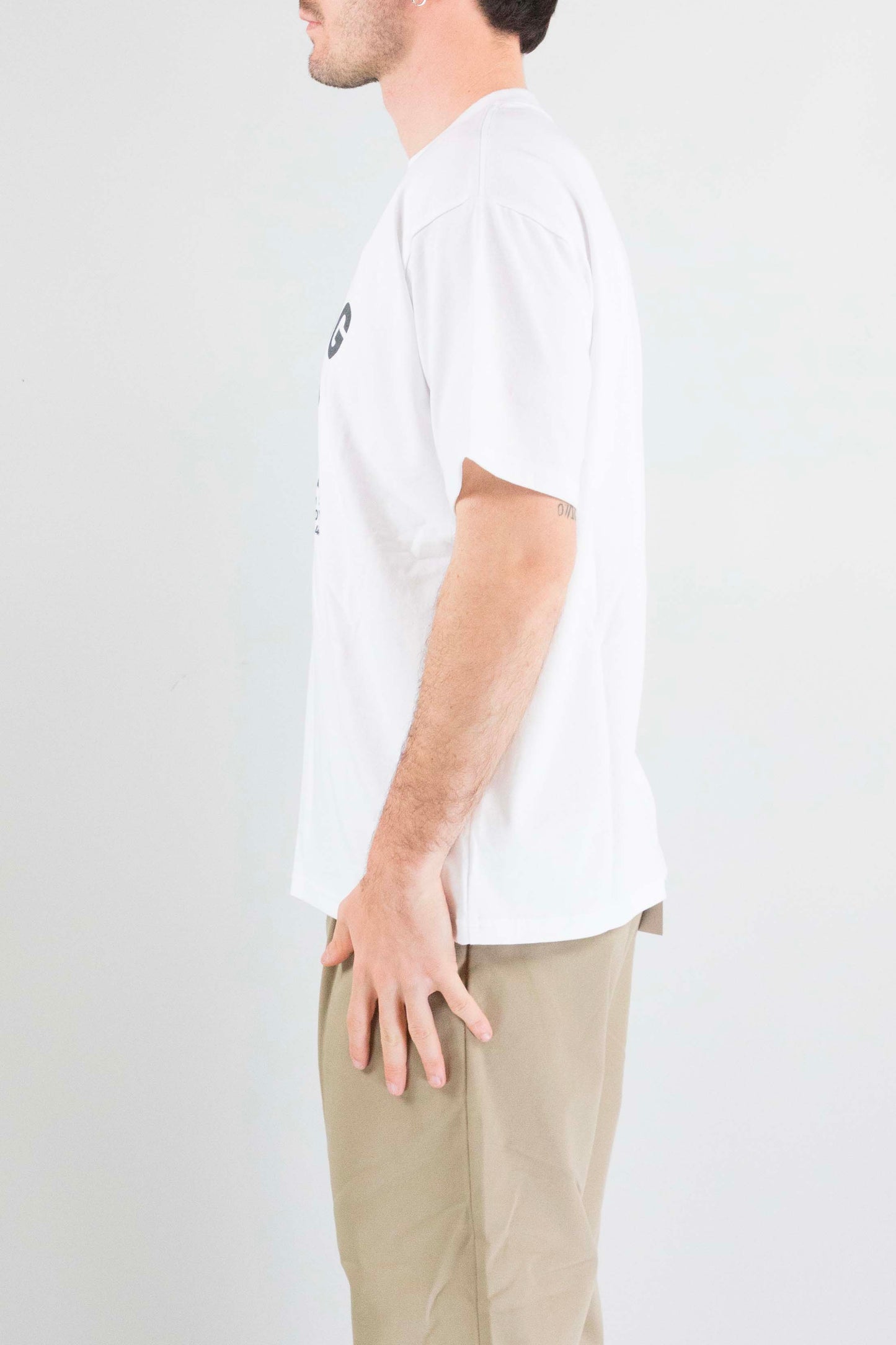 T-Shirt Universal Overall White da Uomo u2613219gb