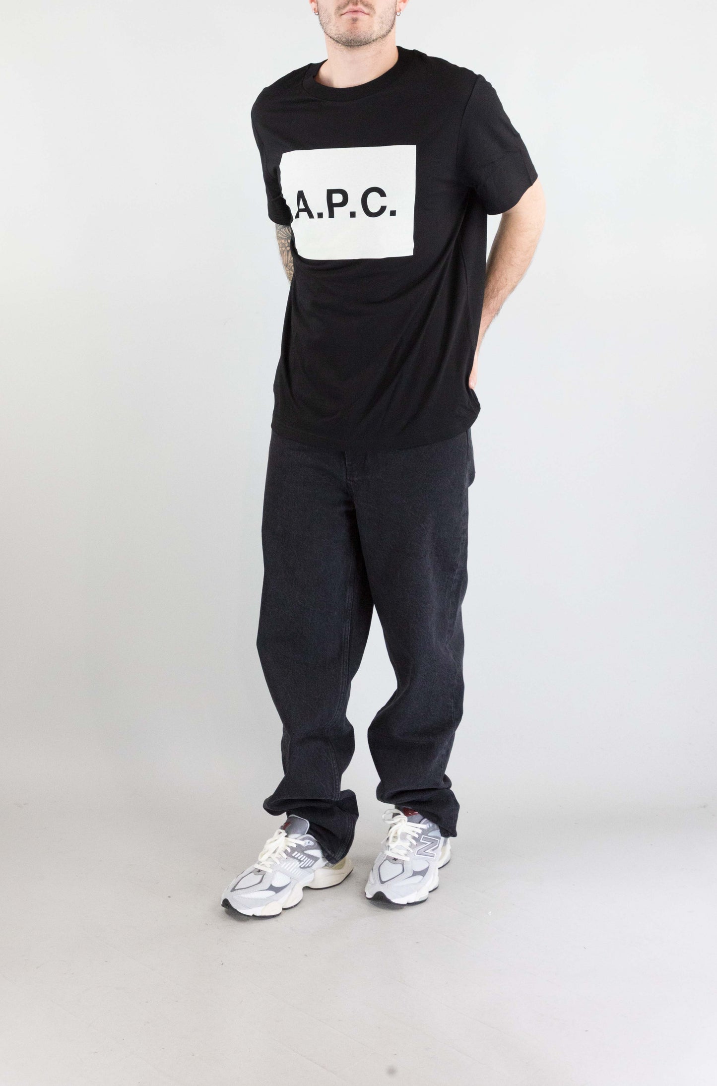 T-Shirt Apc Nero da Uomo cohbo h26530