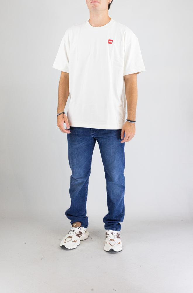 T-Shirt The North Face White da Uomo nf0a8eg5qli tnf red box